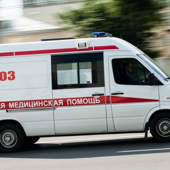 В Барнауле пациент с другом жестоко избили водителя скорой помощи