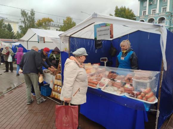 На шести площадках в Барнауле прошли продовольственные ярмарки