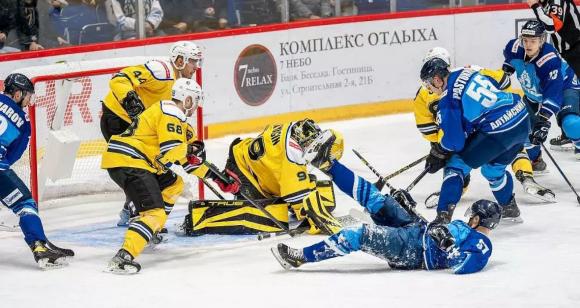 Алтайские хоккеисты обыграли команду из Пензы в матче ВХЛ