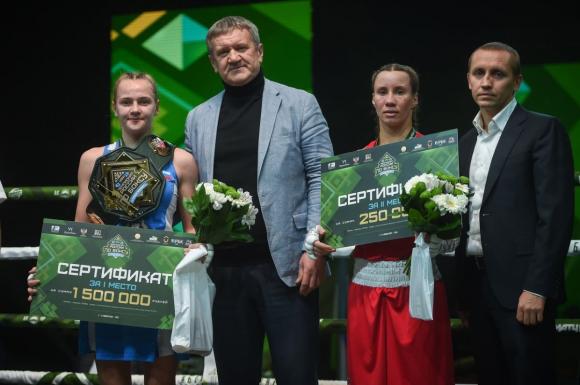 Алтайская спортсменка Анна Аэдма завоевала серебро на всероссийских соревнованиях по боксу