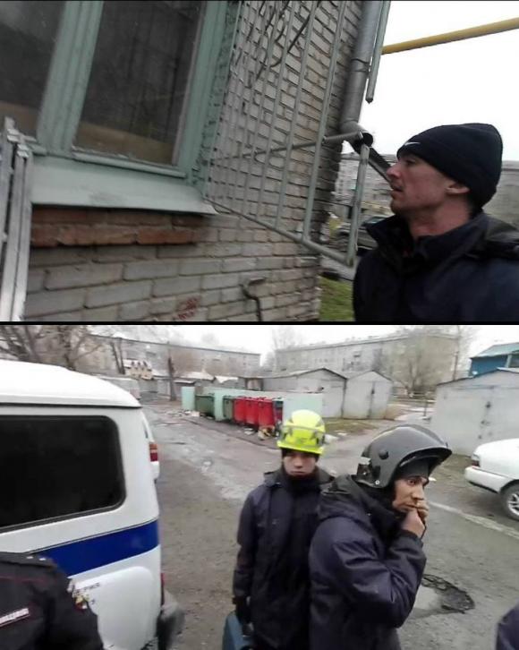В Барнауле спасатели помогли медикам попасть в квартиру к больному, который оказался запертым в квартире