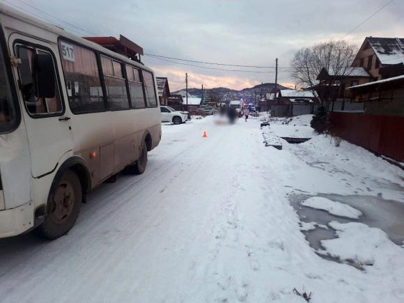 30 декабря  в Алферово (Горно-Алтайск) рейсовый автобус наехал на 9-летнего мальчика