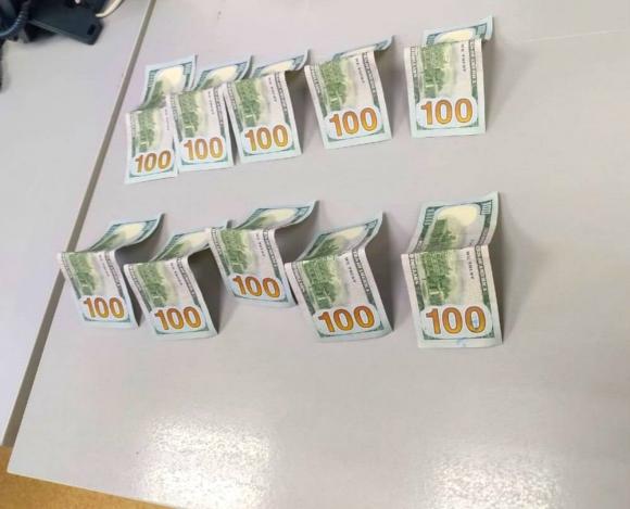 Алтайский таможенник отказался брать взятку в размере 1000 долларов США