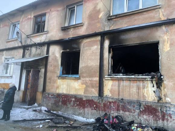 Сегодня ночью, 25 февраля, в Барнауле произошло возгорание малоэтажного многоквартирного жилого дома по адресу: Строительная 2-я, 42
