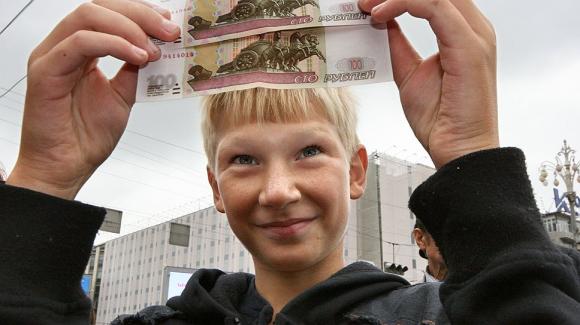 В Барнауле подросток предстал перед судом по обвинению в хищении телефона и денежных средств у своих родственников