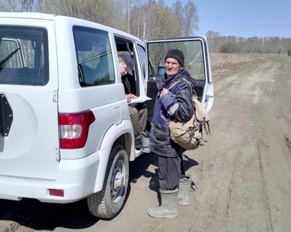 В Ельцовском районе найден пенсионер, который больше суток провел в лесу