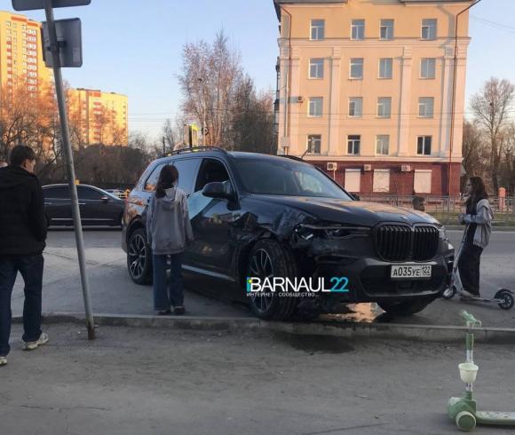 В полиции рассказали подробности задержания водителя BMW X7 в Барнауле