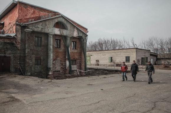 К Сереброплавильному заводу построят новую набережную