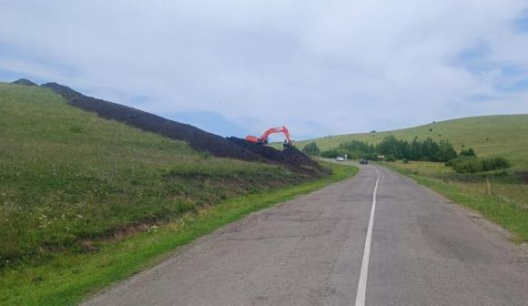 Дорожники продолжили реконструкцию дороги Алтайское - Бирюзовая Катунь