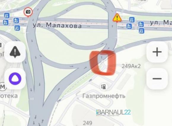 В Барнауле ищут очевидцев ДТП, один из участников которого крылся