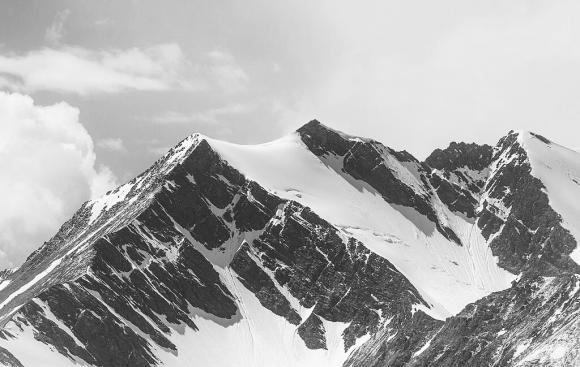 Операция по поиску пропавшего альпиниста из Красноярска в горах Алтая завершена