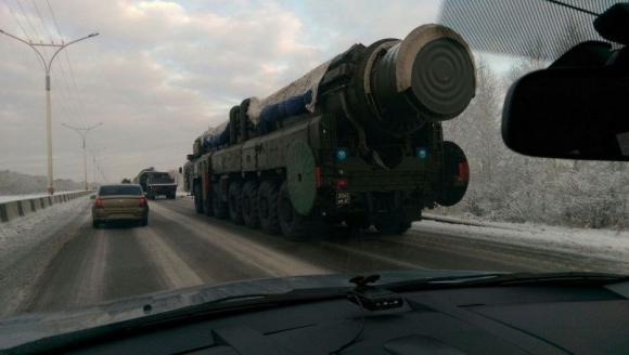 Сегодня и завтра в связи с движением воинских колонн будет закрыто движение на алтайских трассах