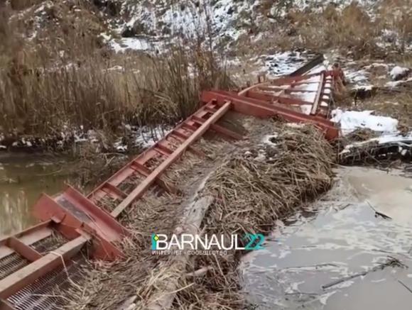 Власти пообещали восстановить пешеходный мост в Шелаболихе