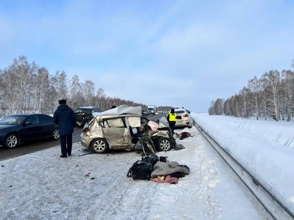 Погибли женщины и ребенок: подробности массовой аварии на Чуйском тракте