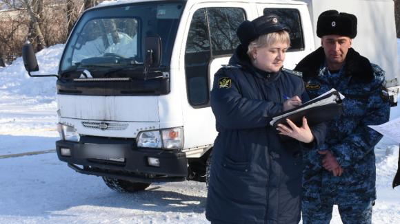 Приставы конфисковали у браконьеров японский грузовик, использованный для убийства животных