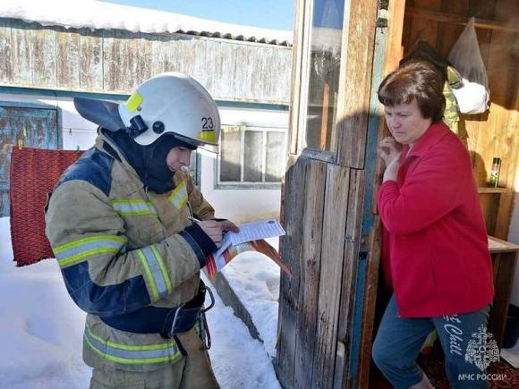 Сотрудники МЧС выйдут в рейд по частному сектору в Алтайском крае