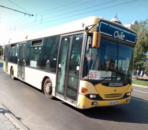 В Барнауле попрощались с погибшим водителем автобуса №55