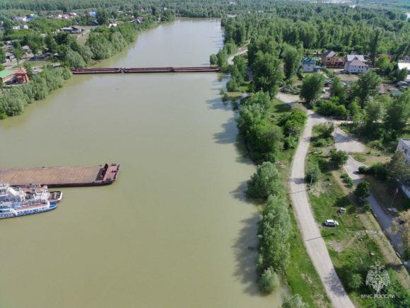 Барнаульский поселок Затон начало подтапливать