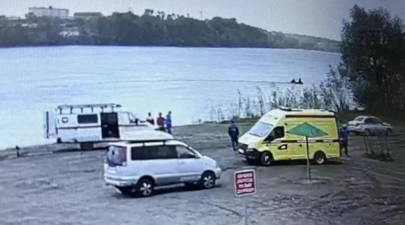 В Бийске с коммунального моста в реку упала женщина