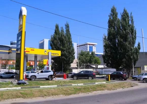 Губернатор Алтайского края поручил ежедневно отчитываться о наличии бензина на заправках и обеспеченности им жителей