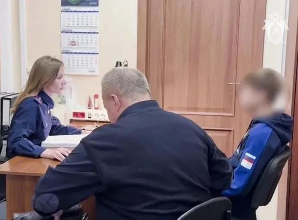 Школьник из Барнаула пытался поджечь полицейский автомобиль по указке кураторов