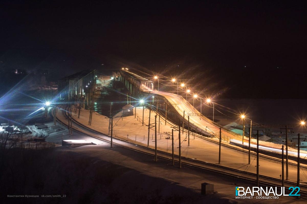 Барнаул погулять. Барнаул мост ночью. Барнаул ночью зимой парк. Набережная Барнаул ночью. Мост Нижний Тагил ночью.