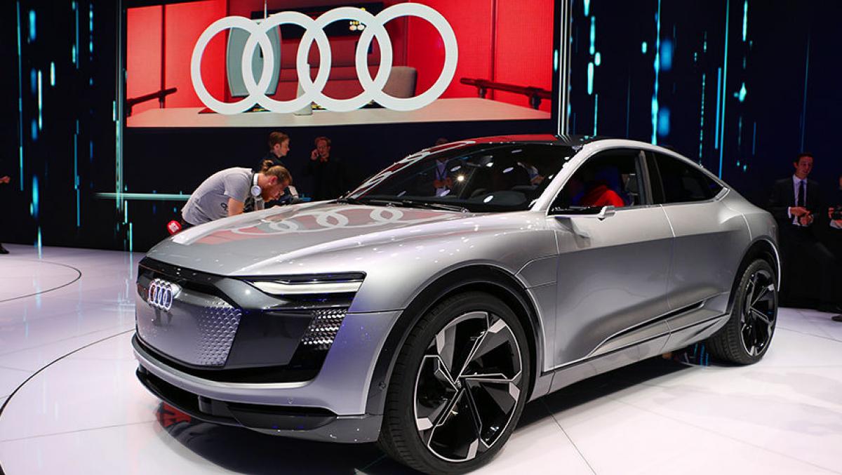Audio q4. Audi q4 e-tron. Audi q6 2022. Ауди новая 2021. Ауди 2021 года новая.