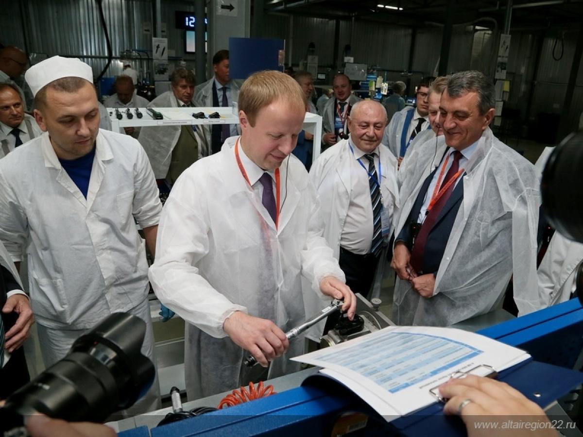 Производство рядом. Завод АЗПИ Барнаул. Завод прецизионных изделий Барнаул. Директор АЗПИ Барнаул. Алтайский завод прецизионных изделий предприятия Алтайского края.