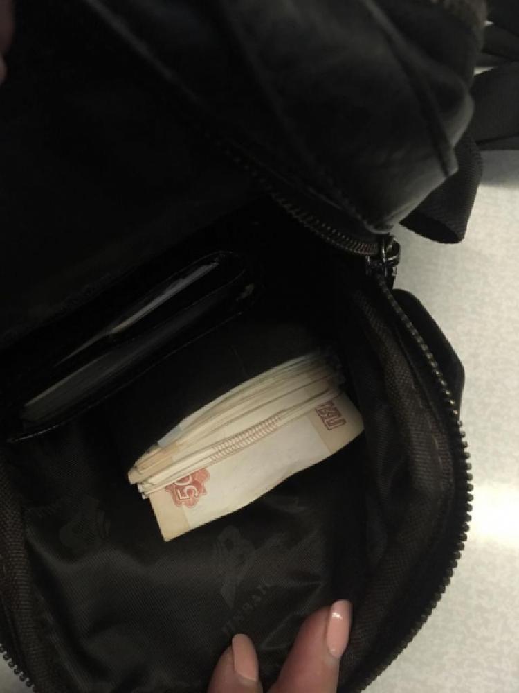 К чему снится украли кошелек с деньгами. Кража барсетки. Найдена сумка. Украл сумку. Найдена барсетка с документами.